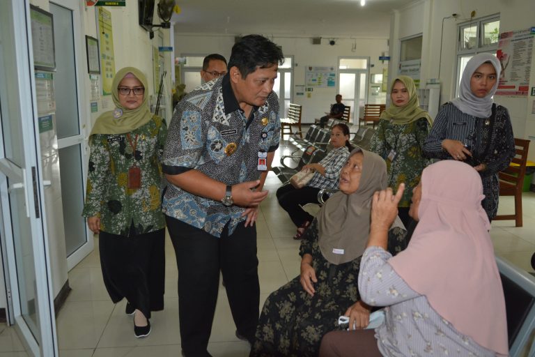Mengapa Warga Cilacap Antre Berjam-jam untuk Cek Kesehatan Gratis di Jalan A. Yani?